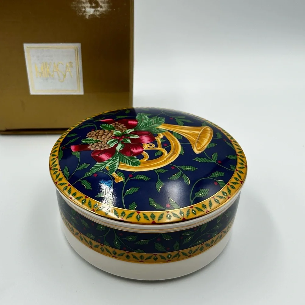 Vtg Mikasa Holiday Music Christmas Trinket Box Porcelain Candy Dish w/Lid Japan